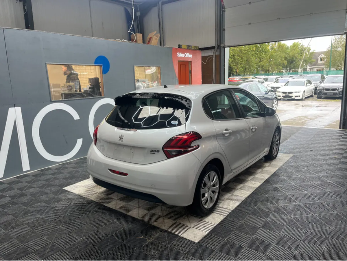 Peugeot 208 €10950! 2017 PEUGEOT 208 AUTOMATIC 1.2 - Image 2