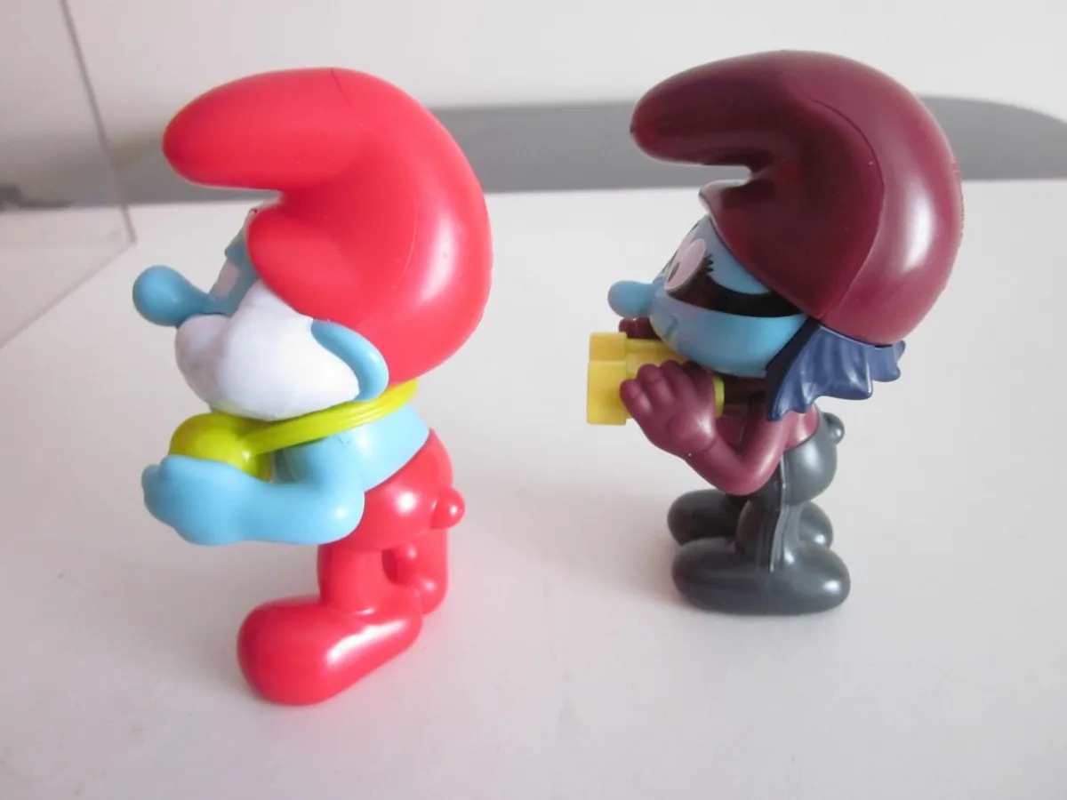 Burger King Smurfs Papa /Moxie Figures 2024 - Image 2