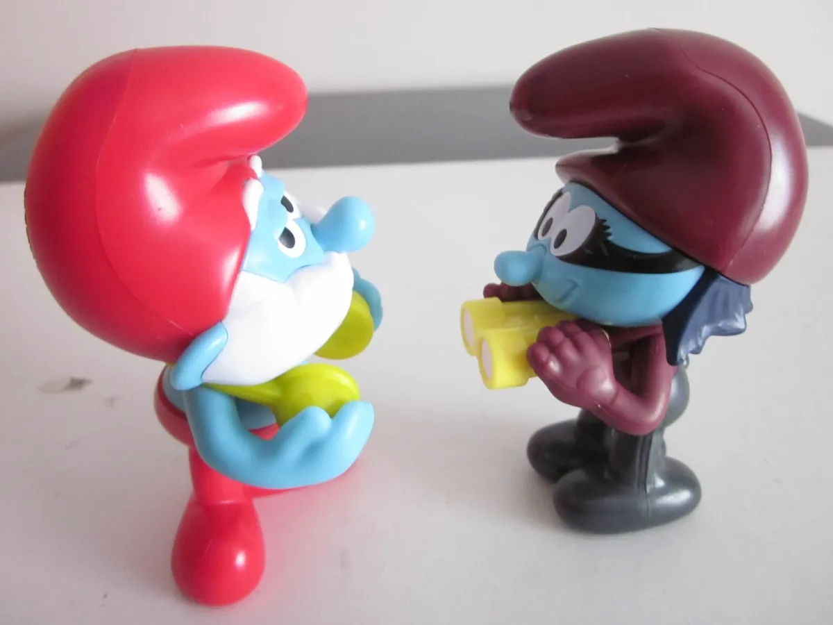 Burger King Smurfs Papa /Moxie Figures 2024 - Image 4