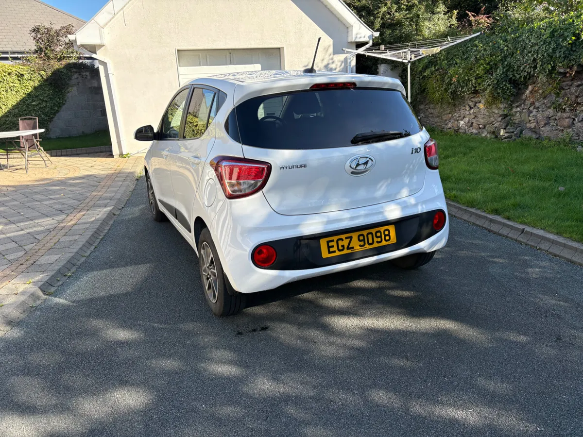 2017 -Hyundai -I-10-1 litre Premium-5 door - Image 4