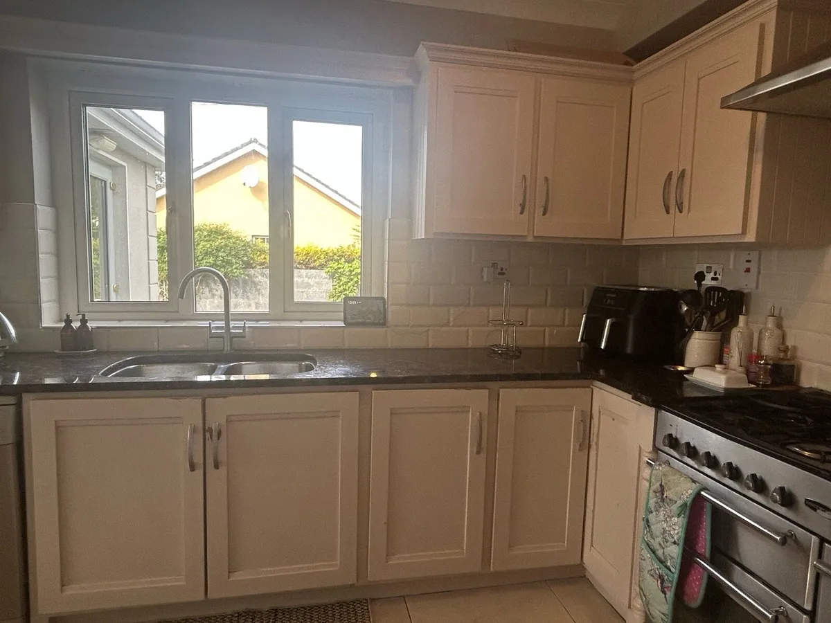 Kitchen and utility - Image 2