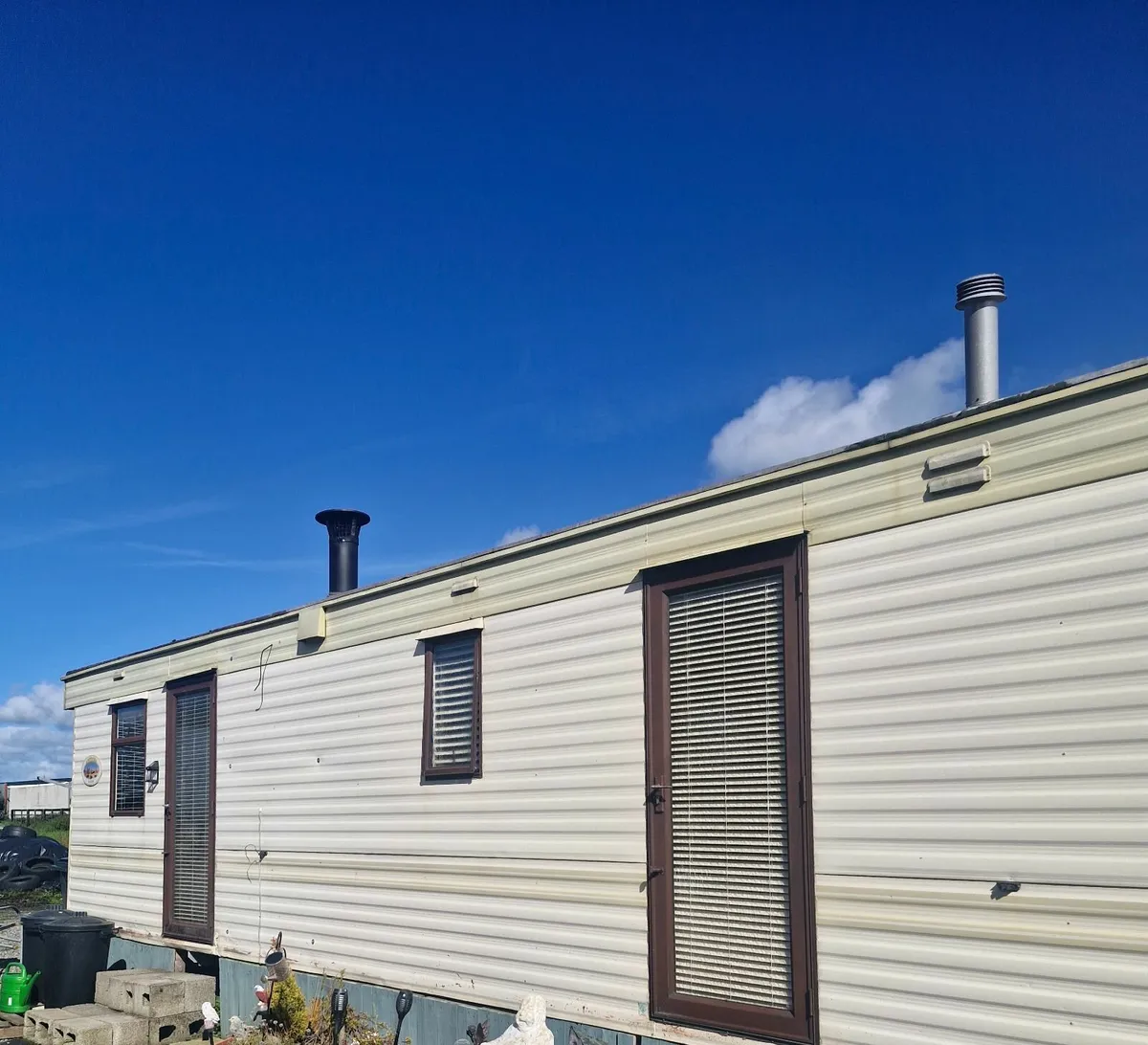 Mobile home - Image 1