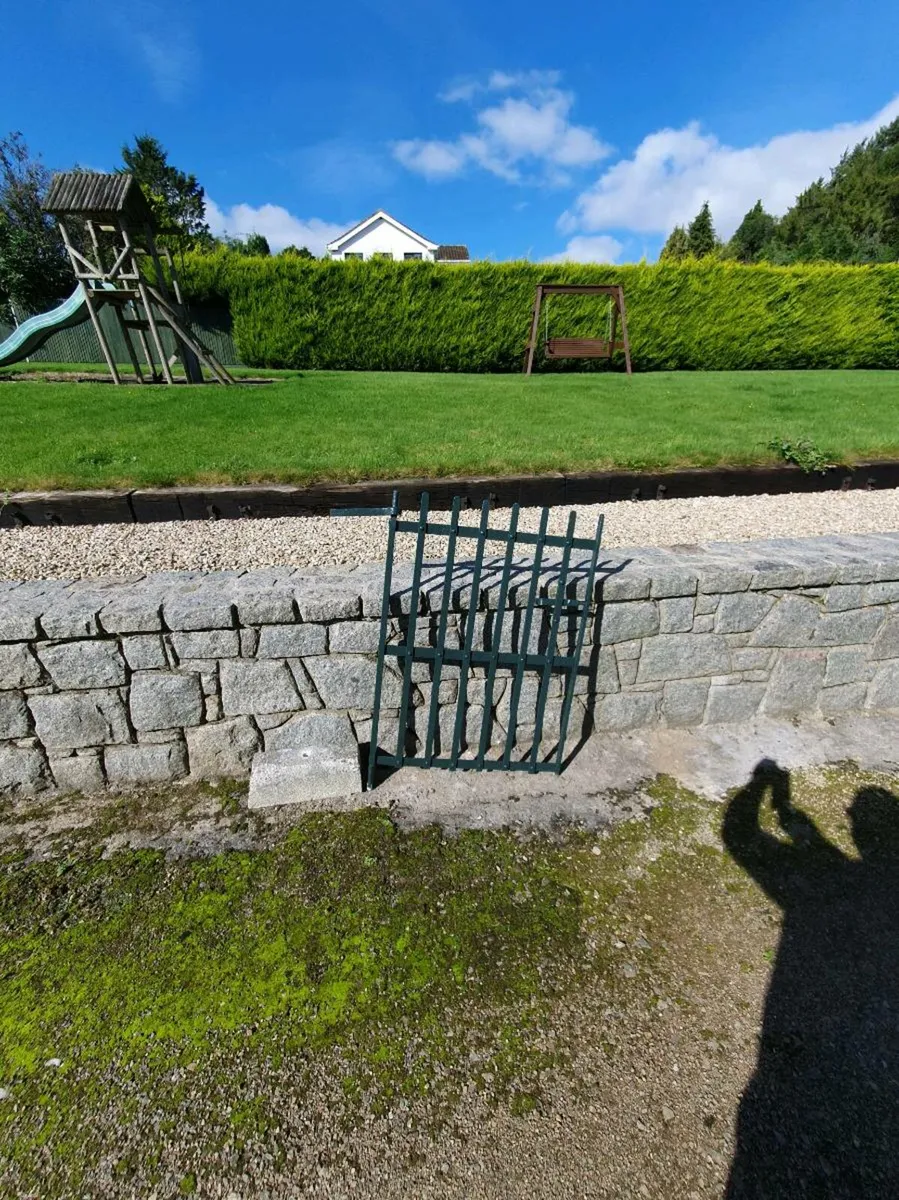 Black smiths side gate - Image 4
