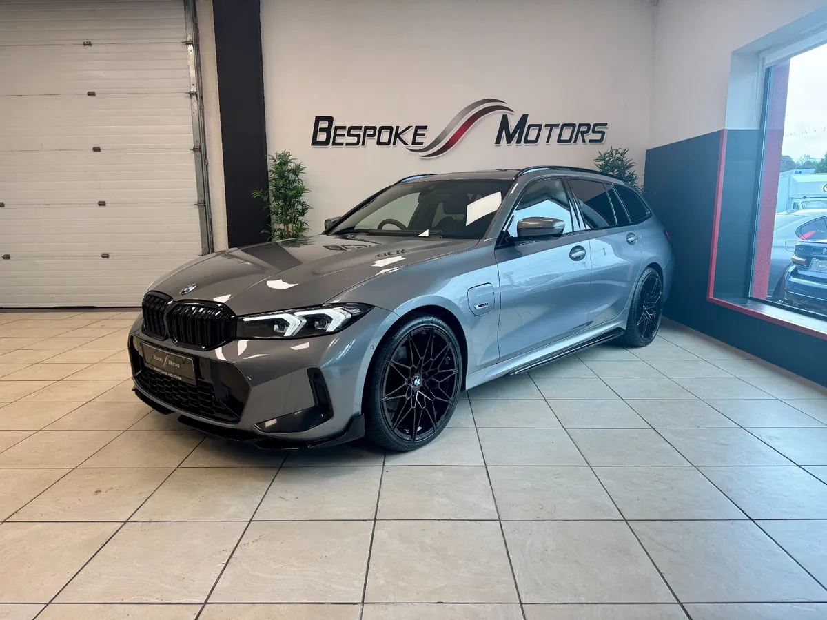 BMW 330E MSPORT TOURING - Image 1