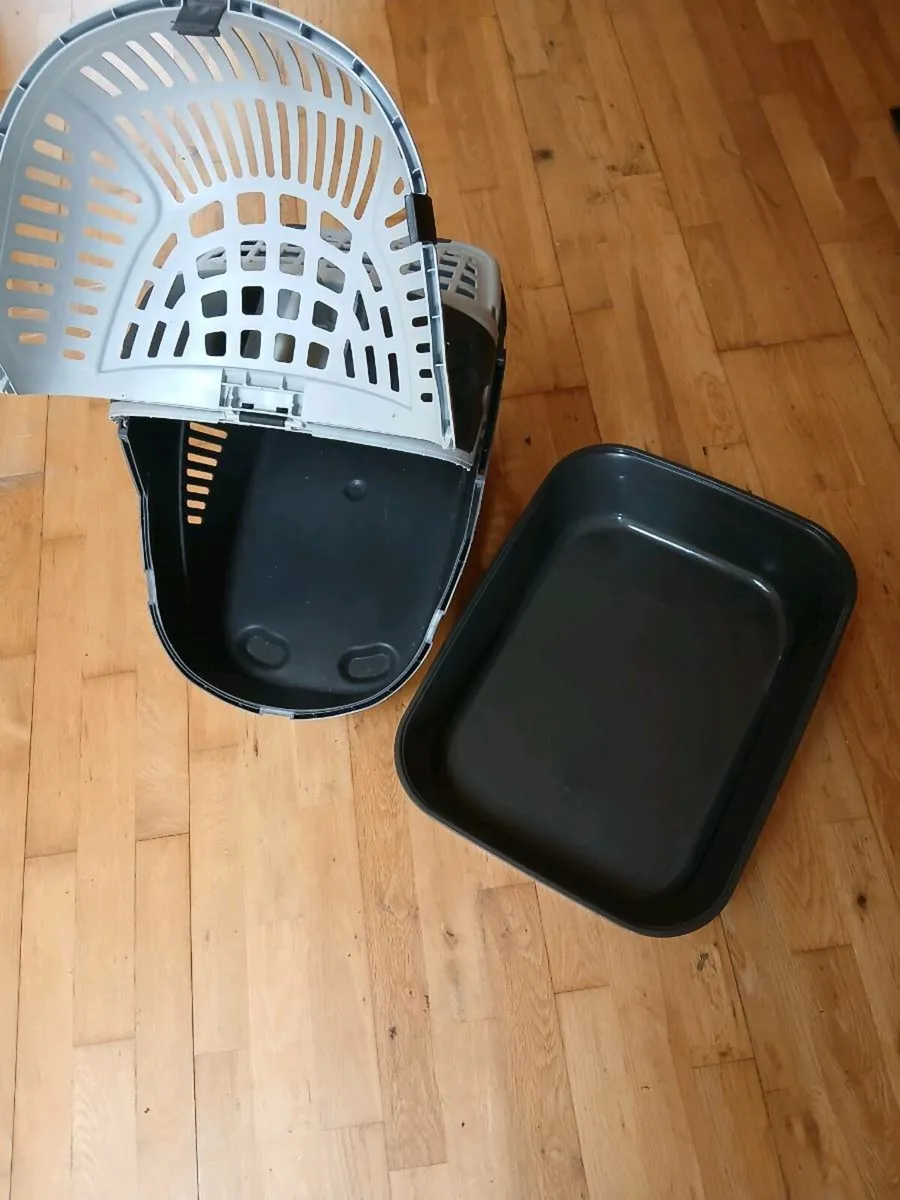 Kitten carrier &toilet tray unwanted can deliver - Image 2