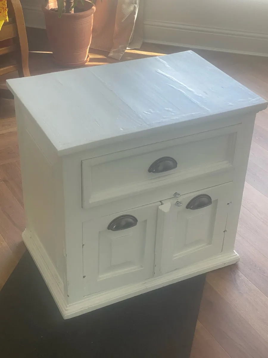 Cupboard, Bedside Locker - FREE - Image 1