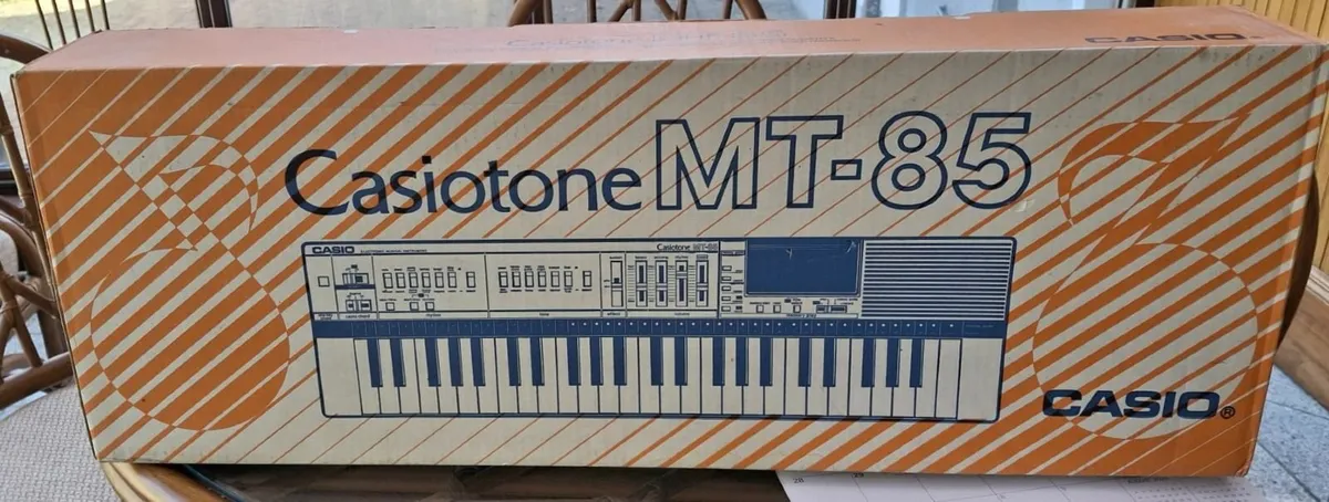 Synthesiser Keyboard - Image 2