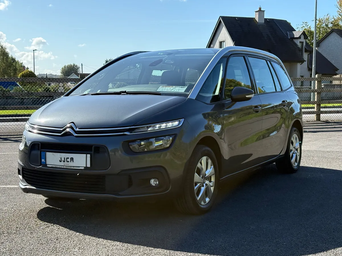 ABSOLUTELY IMMACULATE 2017 (171) 7 SEATER - Image 3