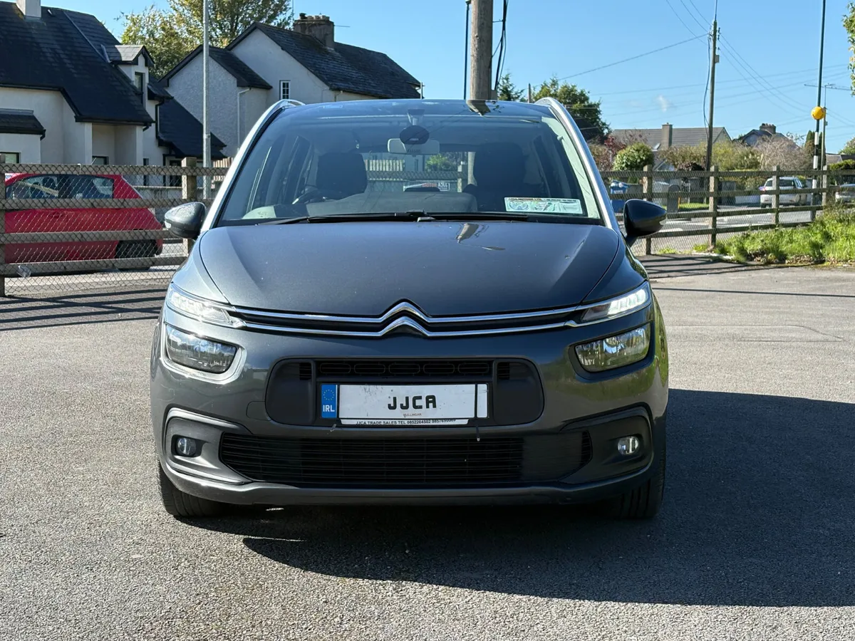 ABSOLUTELY IMMACULATE 2017 (171) 7 SEATER - Image 2