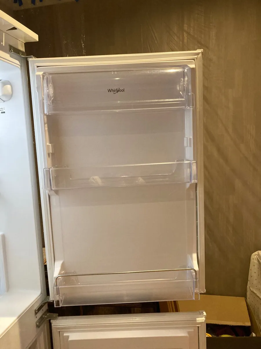 Built in Fridge Freezer - Image 2