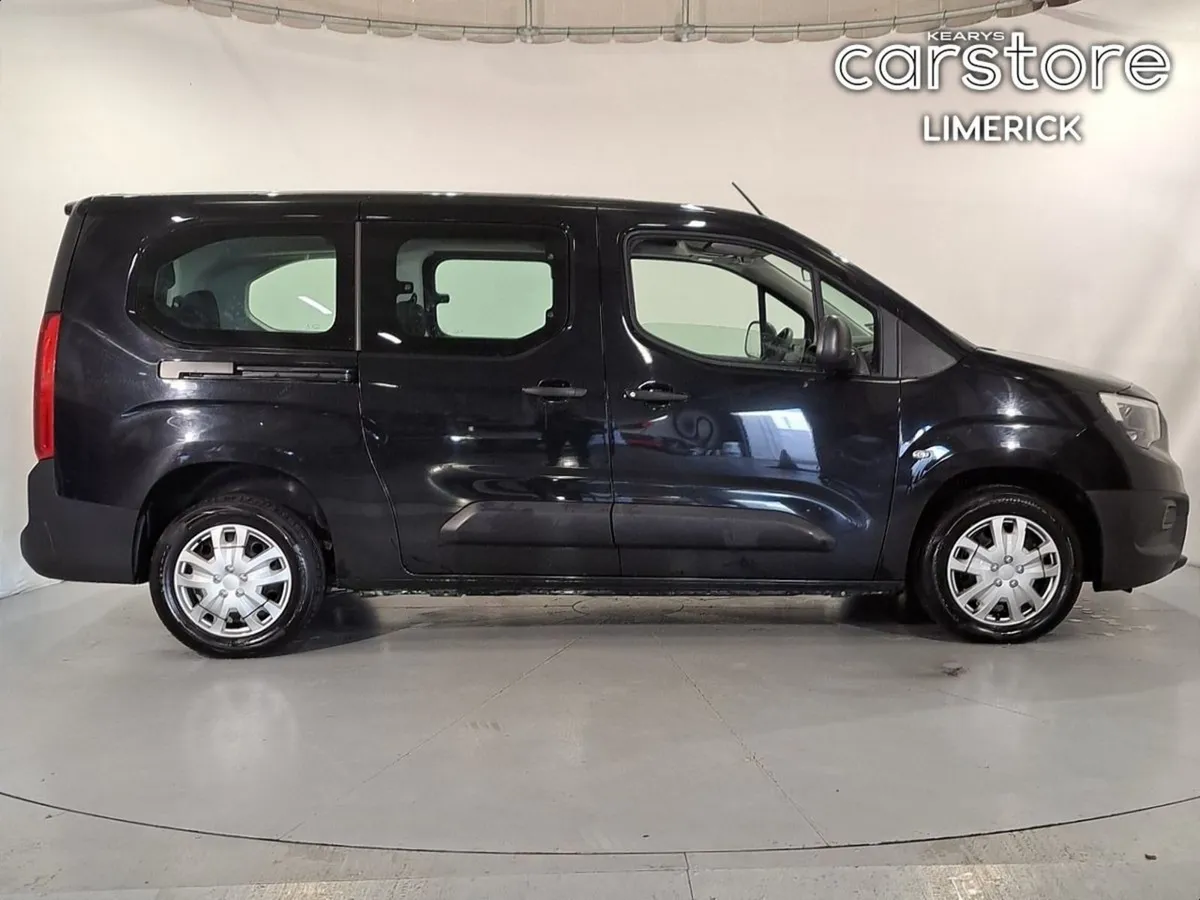 Opel Combo 1.5 Turbo D 100PS Energy XL 7 Seater - Image 2