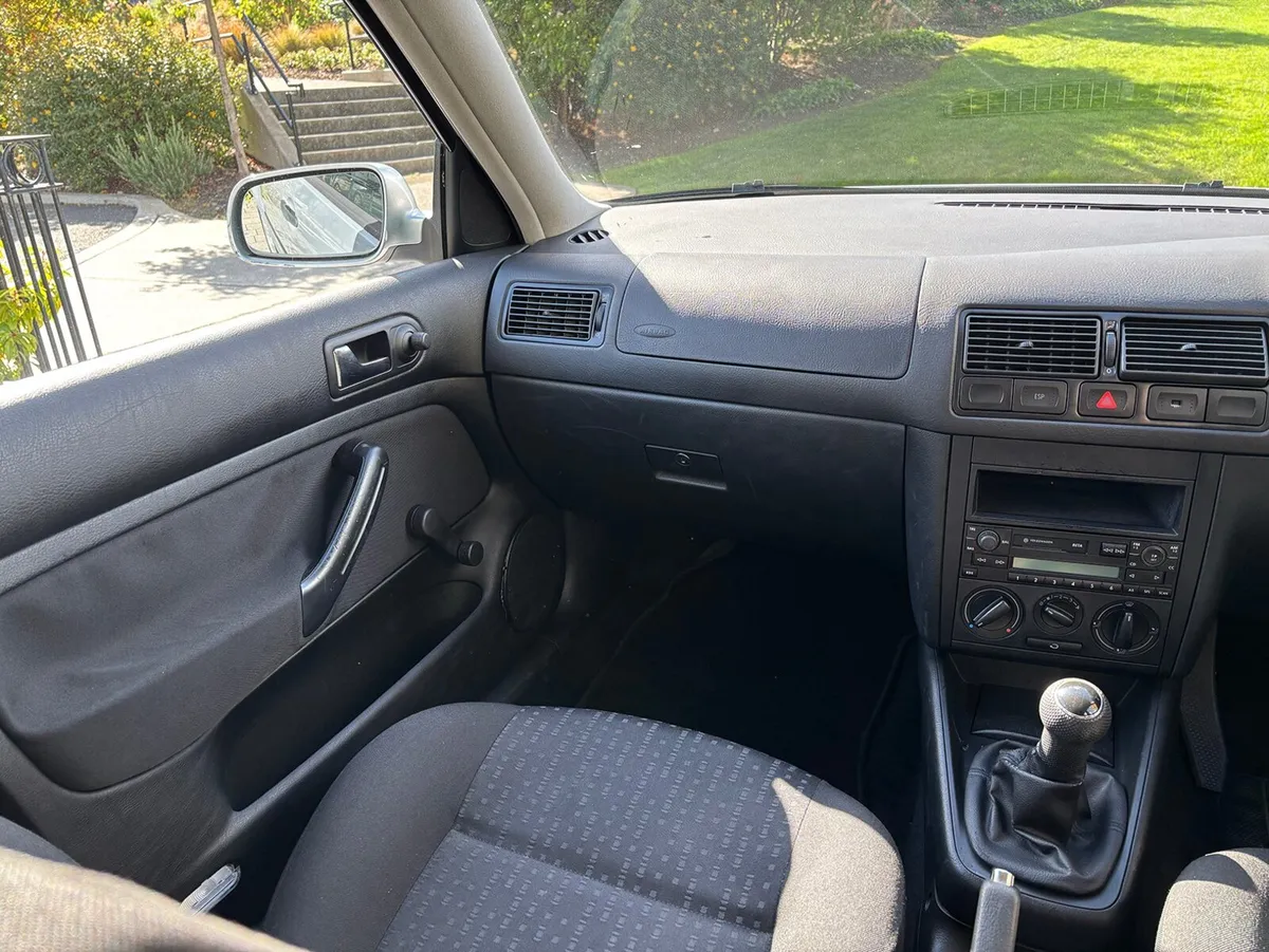 Volkswagen Golf 2004 - Image 3