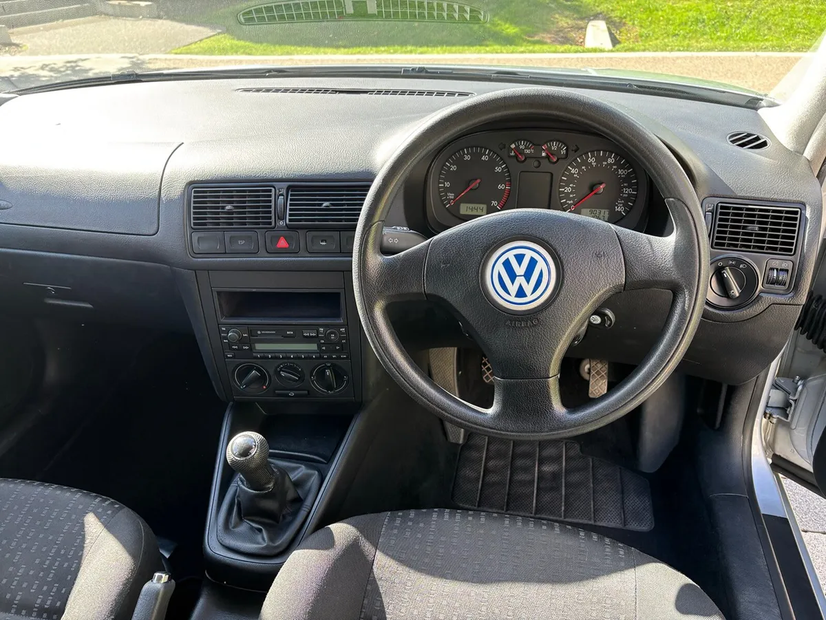 Volkswagen Golf 2004 - Image 4