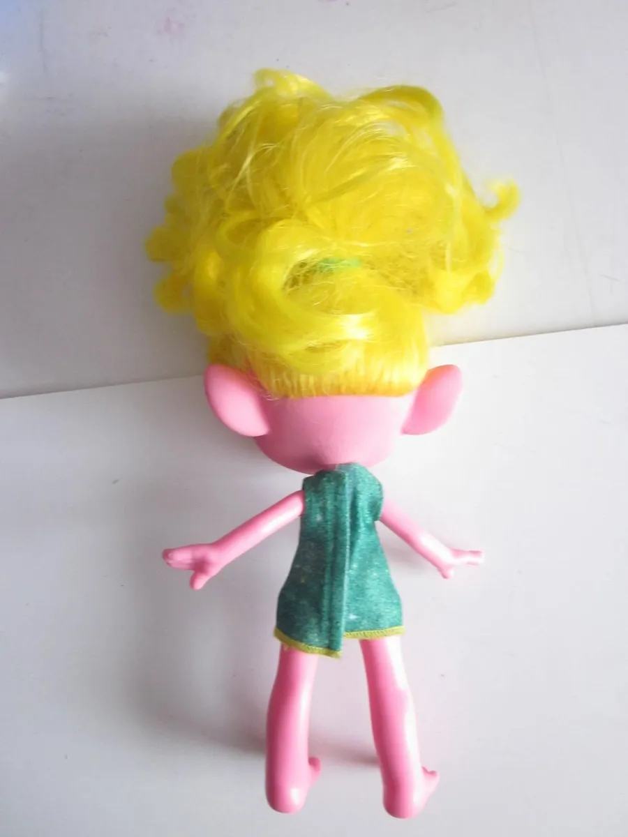 Dreamworks Trolls BandTogether Trendsettin Doll - Image 2
