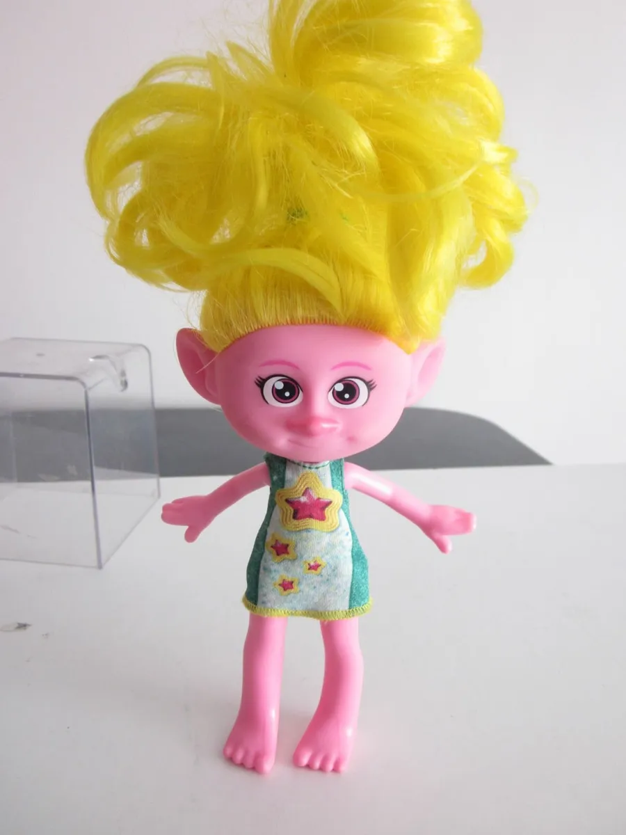 Dreamworks Trolls BandTogether Trendsettin Doll - Image 4