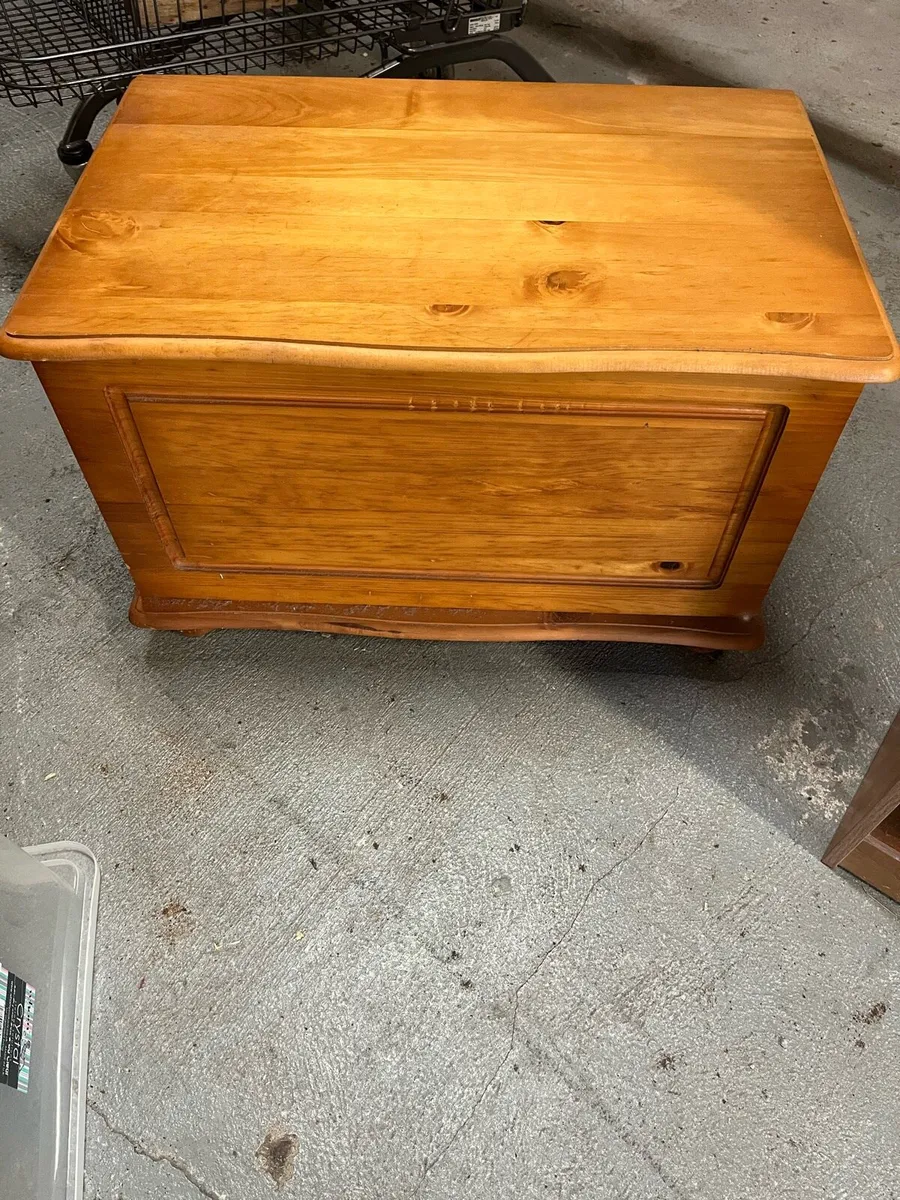 Blanket box - Image 1