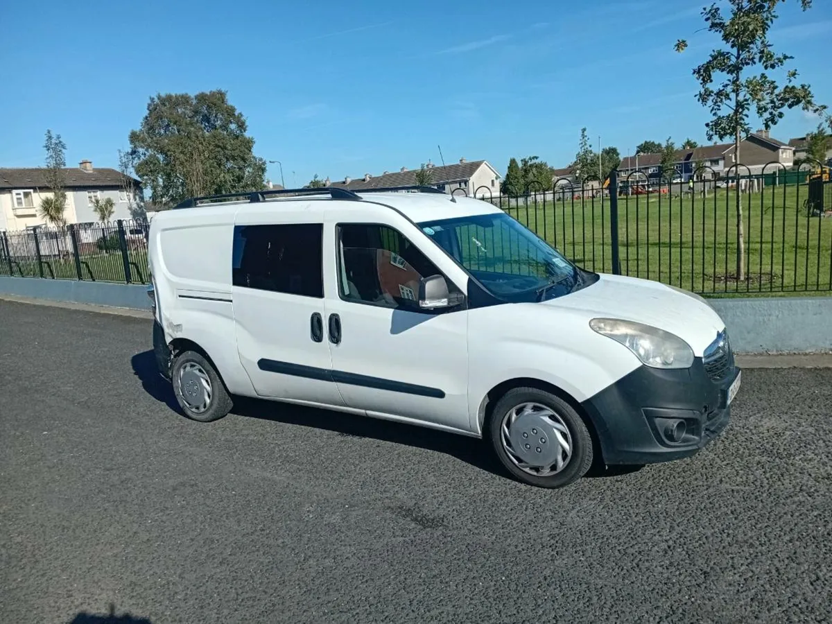 2013 combo 5 seat crewcab driving perfect - Image 1