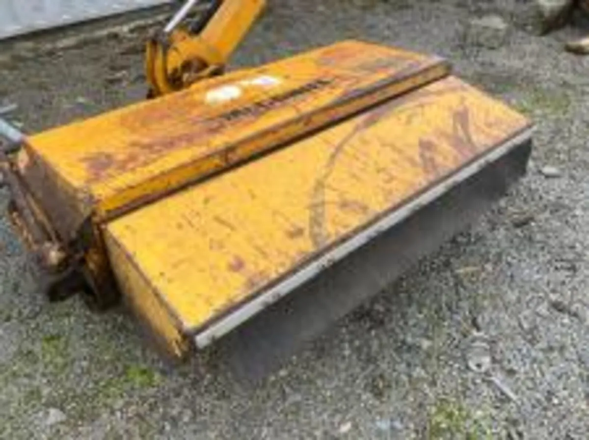 McConnell PA 93 Hedgecutter **Online Auction** - Image 3