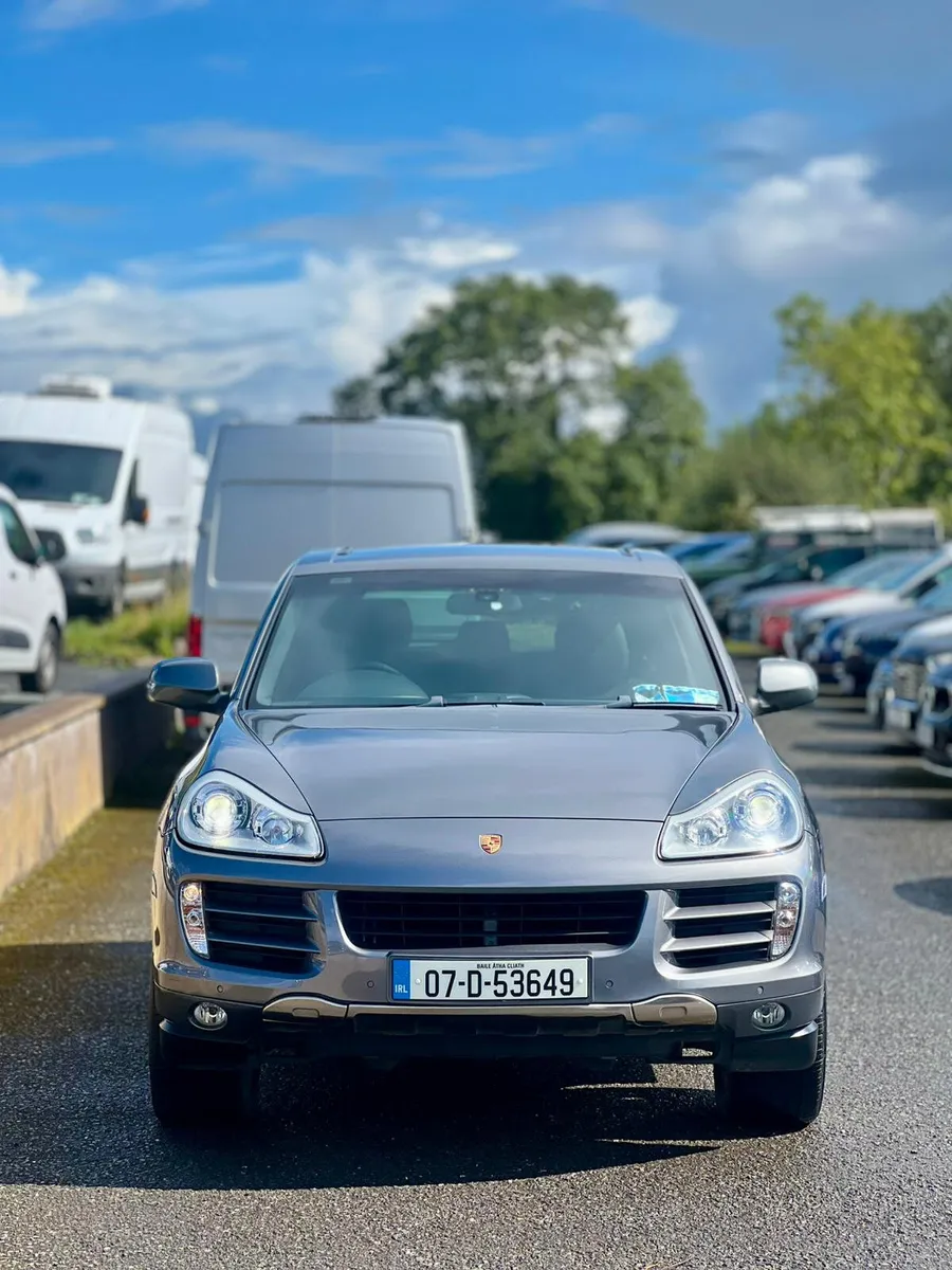 Porsche Cayenne 2007 Crew cab 333 road tax - Image 2