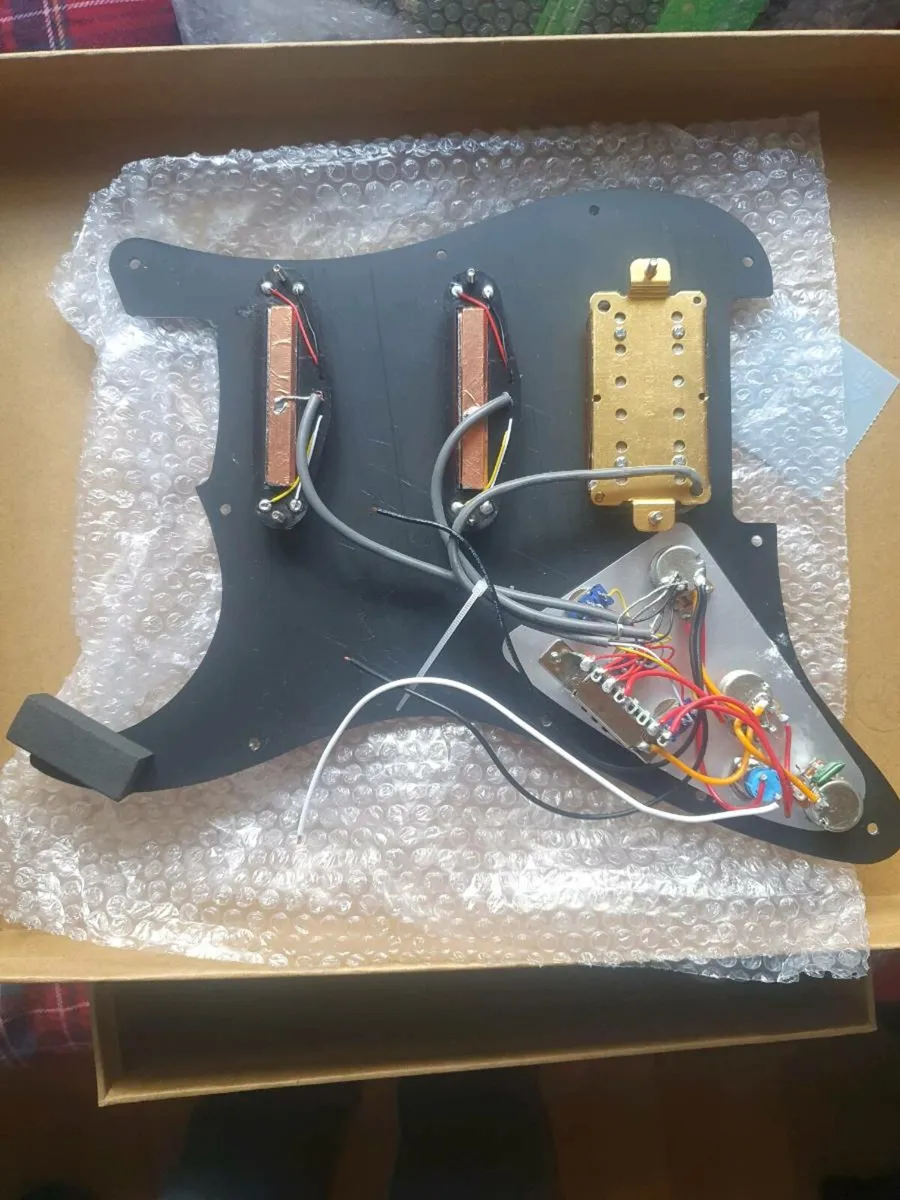 Brand new loaded pickguard - Image 2