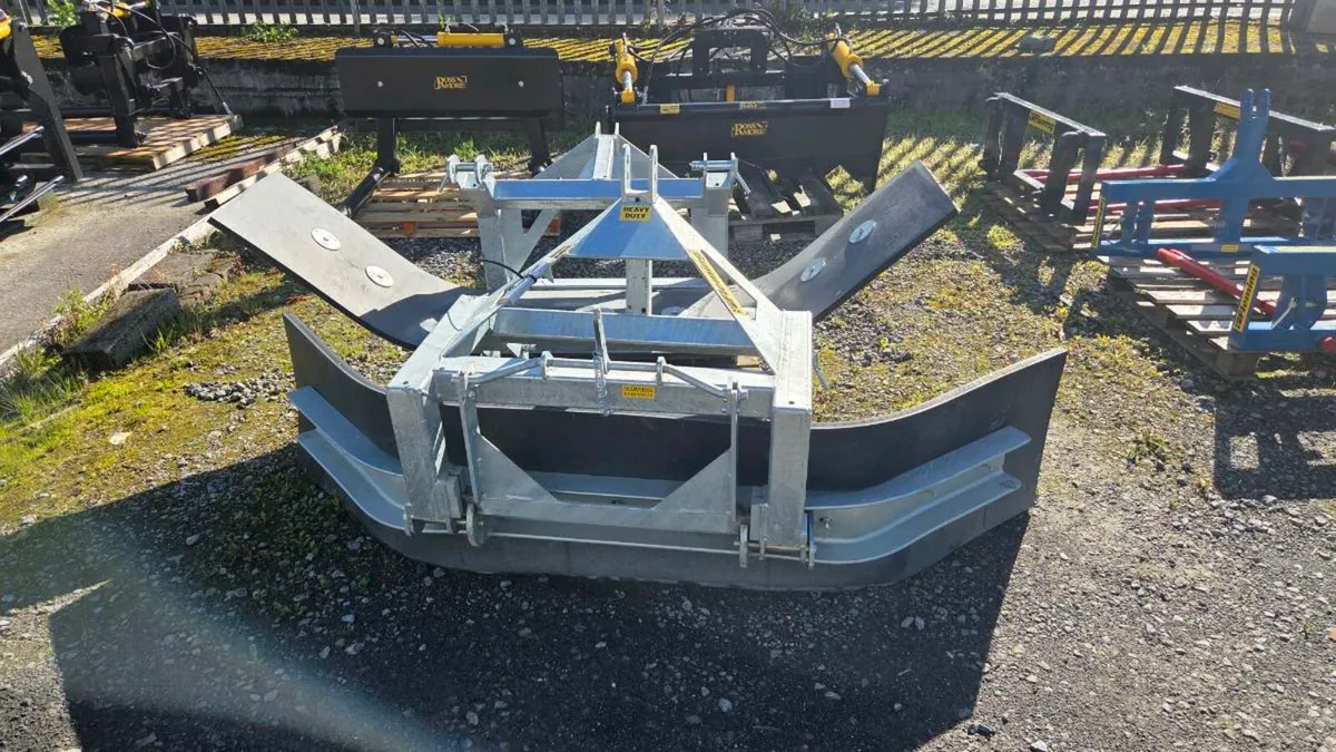 Yard Scraper rollover - Image 1