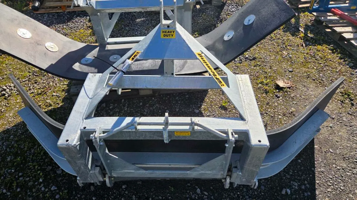 Yard Scraper rollover - Image 2