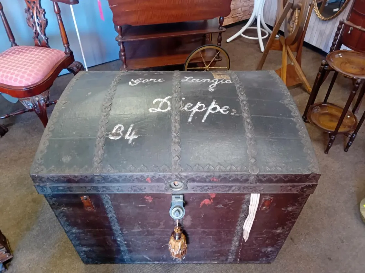 Antique French Dome Top Fitted Trunk - Image 2