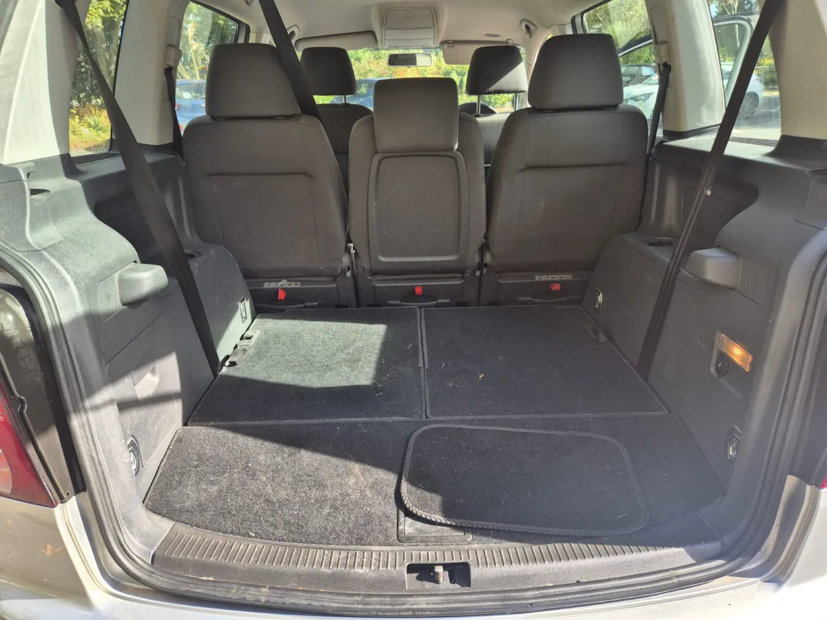 Volkswagen Touran 2008 - Image 2