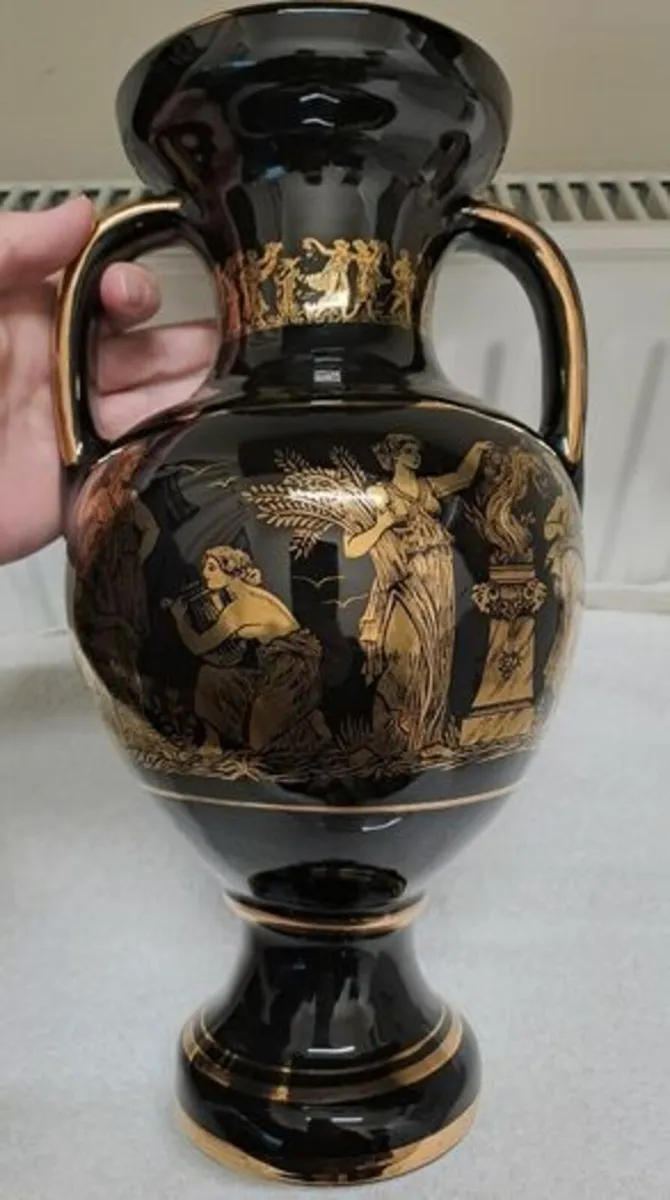 Large Vase with 24 k gold - Image 1
