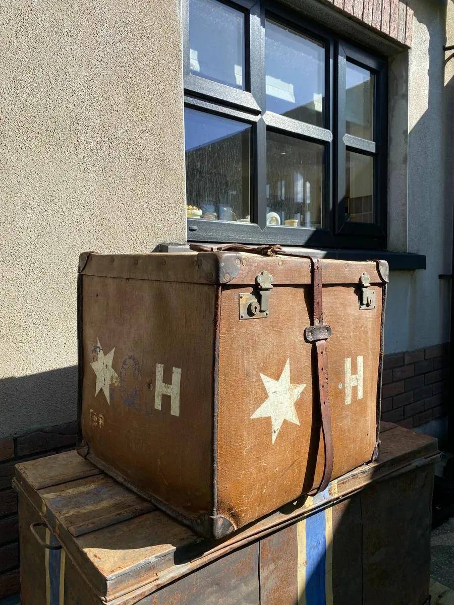 1940s WW2 hard Canvas covered case *DELIVERY AVAIL - Image 1
