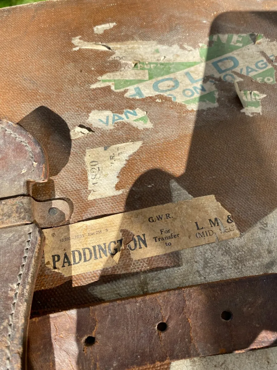 1940s WW2 hard Canvas covered case *DELIVERY AVAIL - Image 2