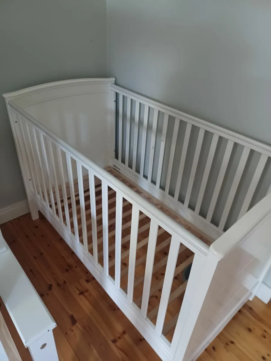 Cot bed - Image 1