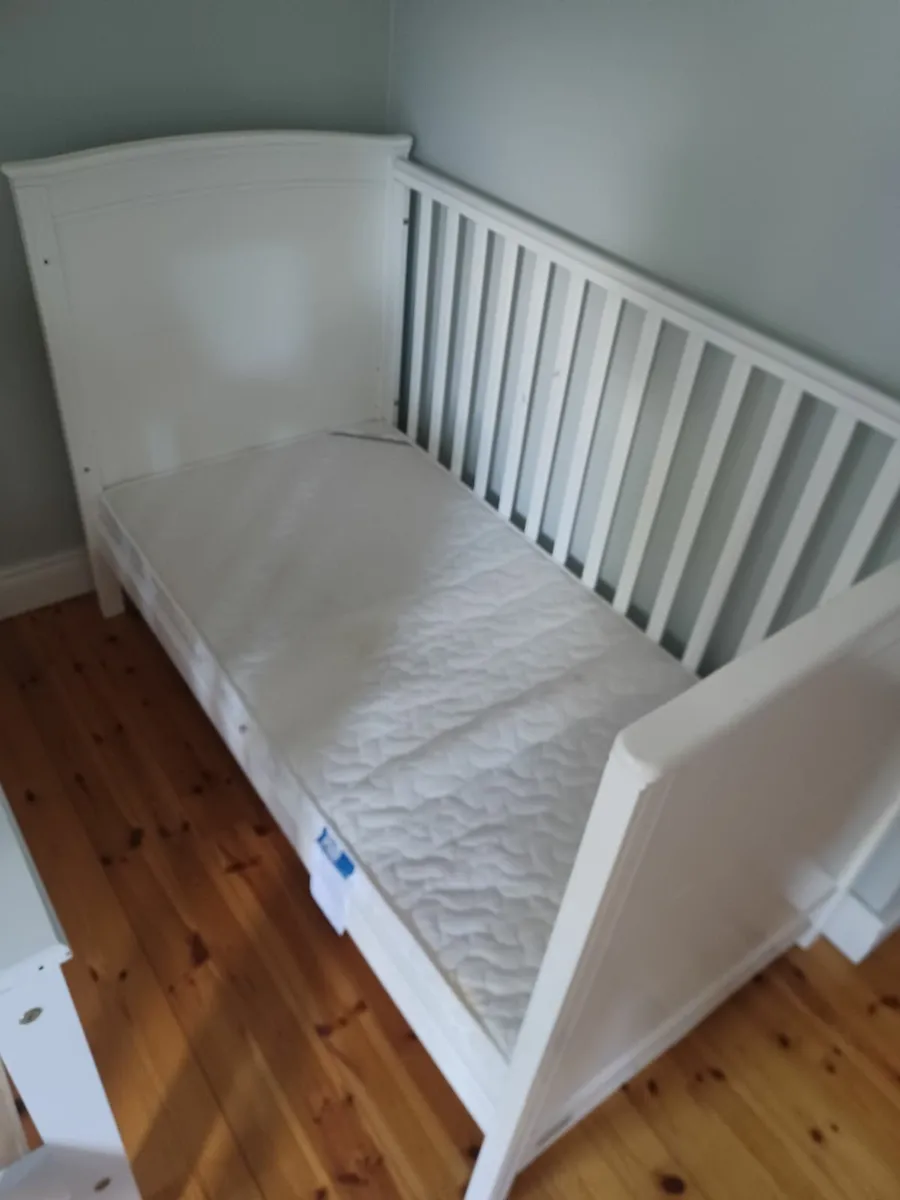 Cot bed - Image 2