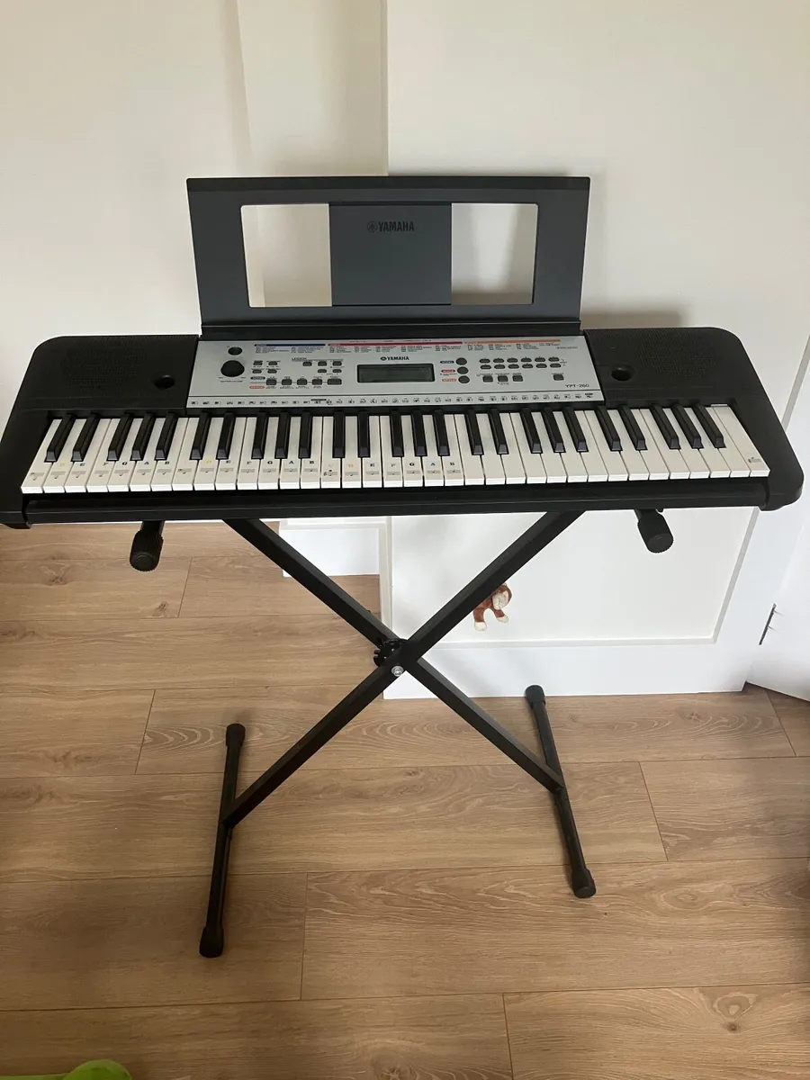 Keyboard - Yamaha YPT260 - Donegal - Image 1