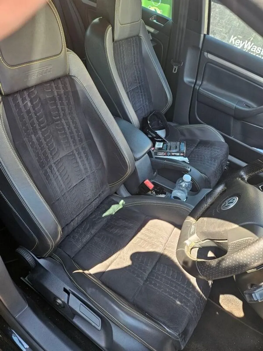 2008 Volkswagen Golf Gti Pirelli . - Image 3