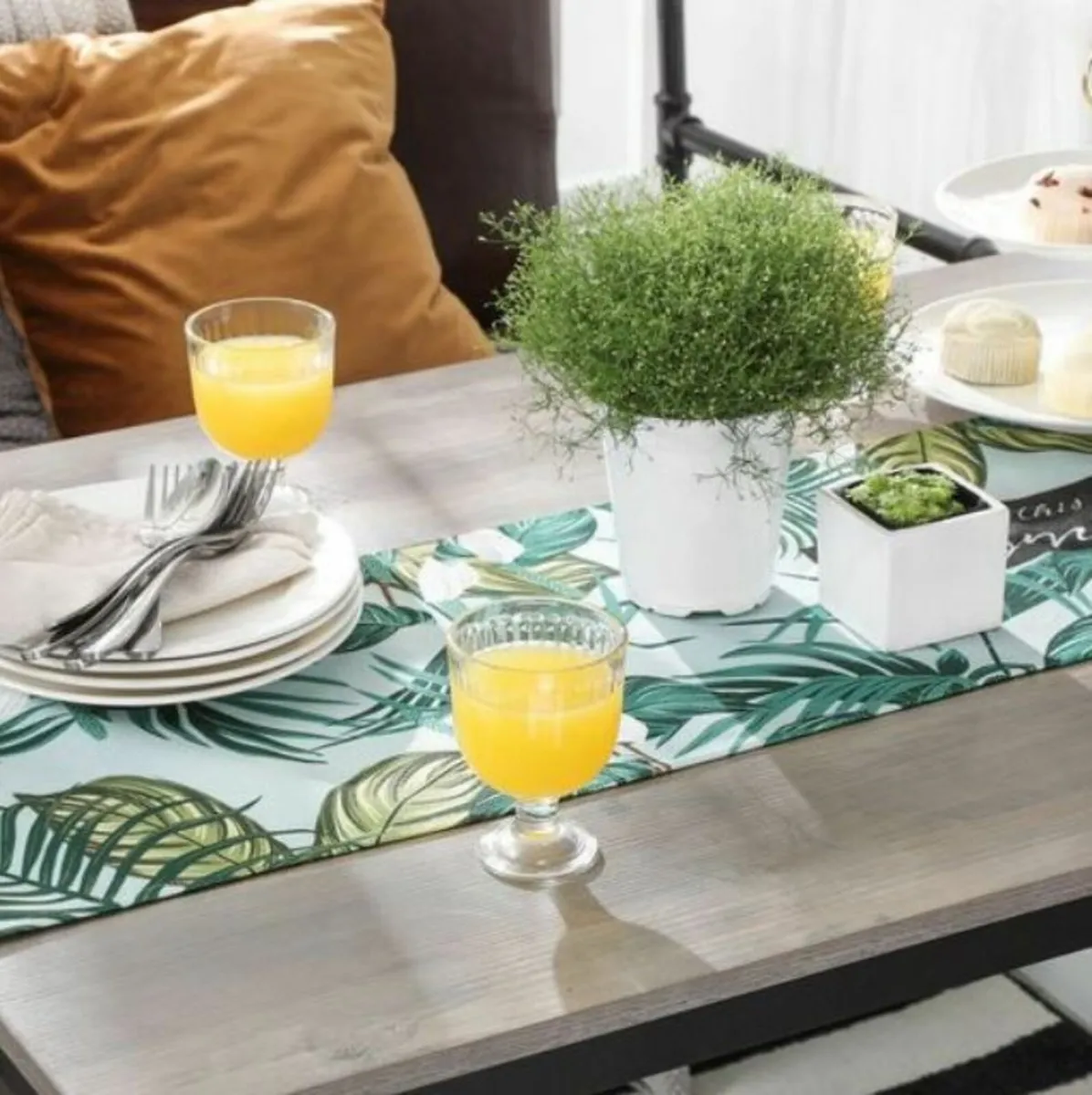 New Vintage Bar Table Set with 2 Stools - FREE P&P - Image 4