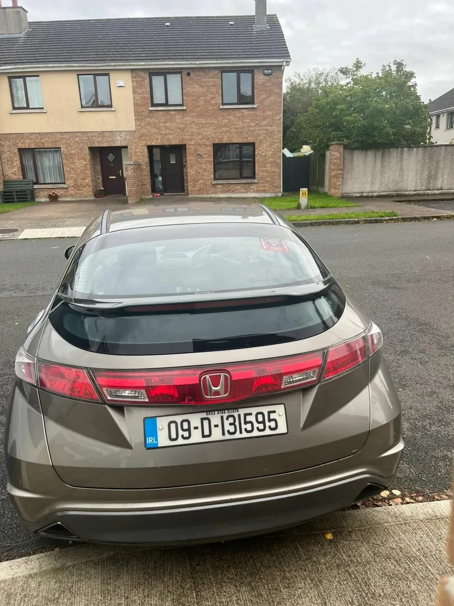 Honda Civic 2009 - Image 1