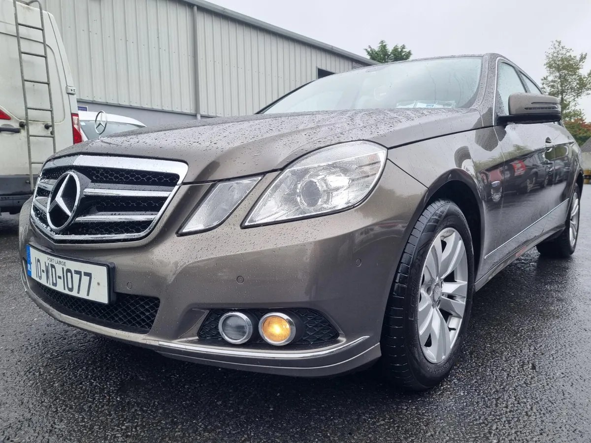 Mercedes-Benz E-Class 2010 - Image 4