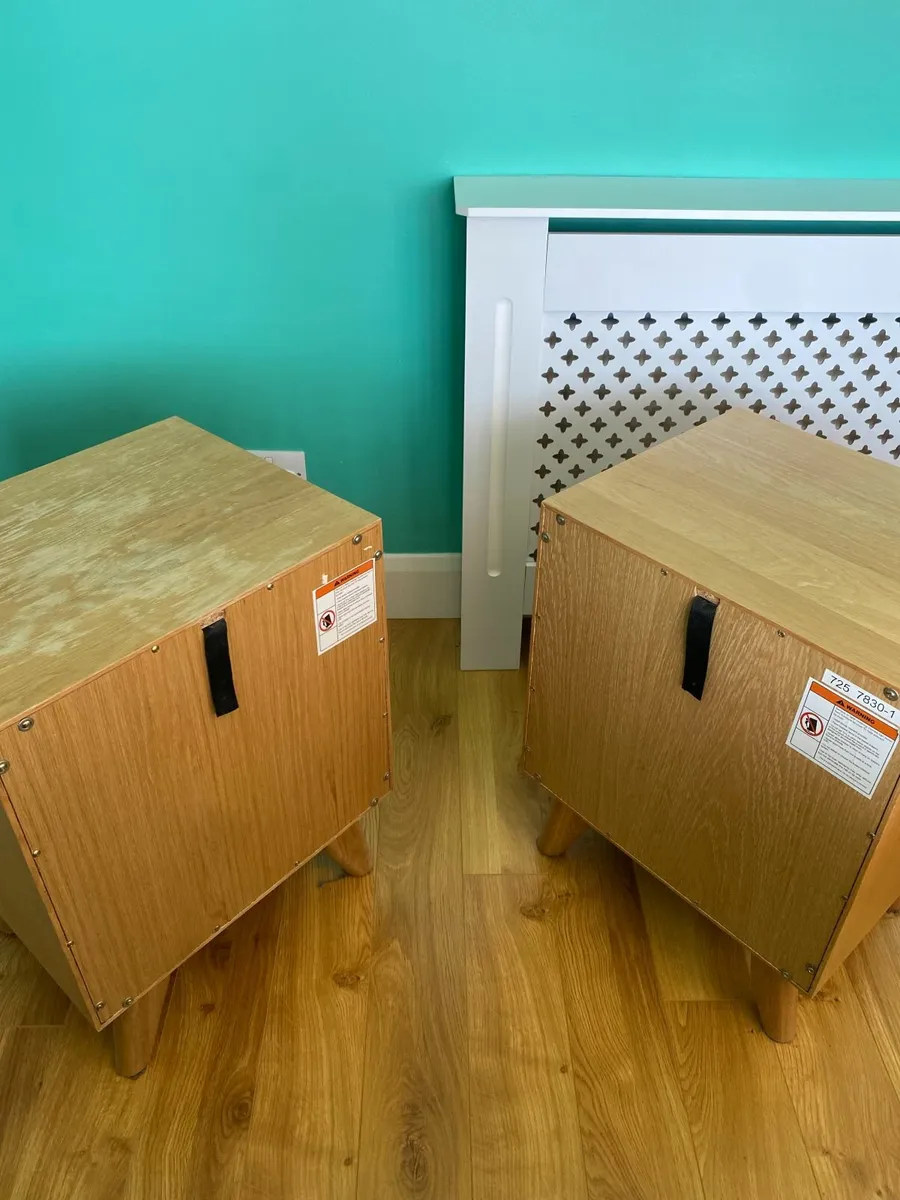 Set of bedside lockers - Image 2