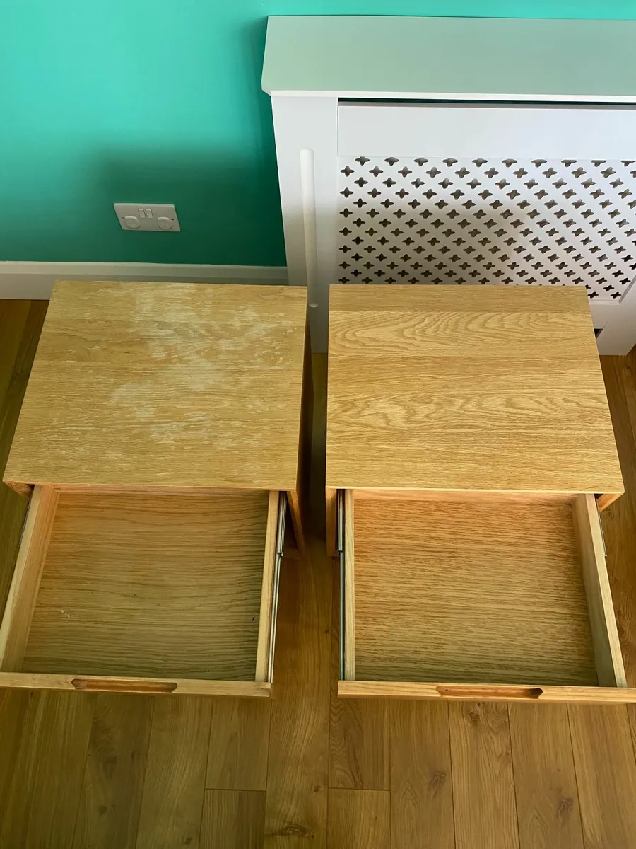 Set of bedside lockers - Image 4