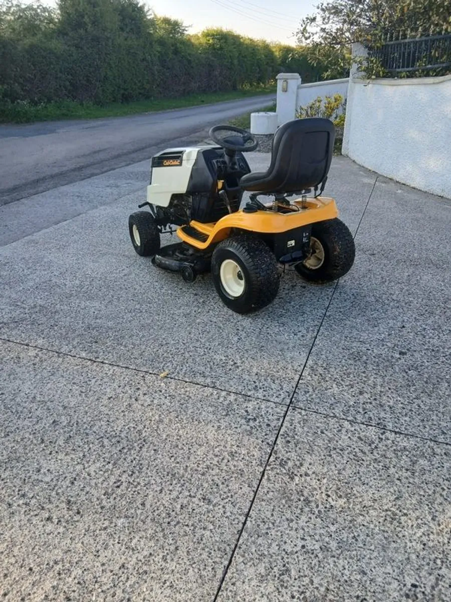 Cub Cadet Ride On Lawn Mower/ Mulcher - Image 4