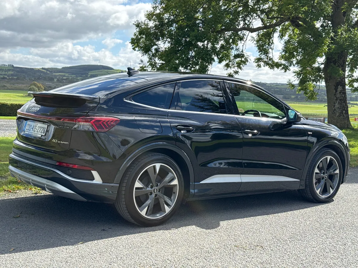 Audi e-tron 2023 S-Line 40 Sport Back - Image 4