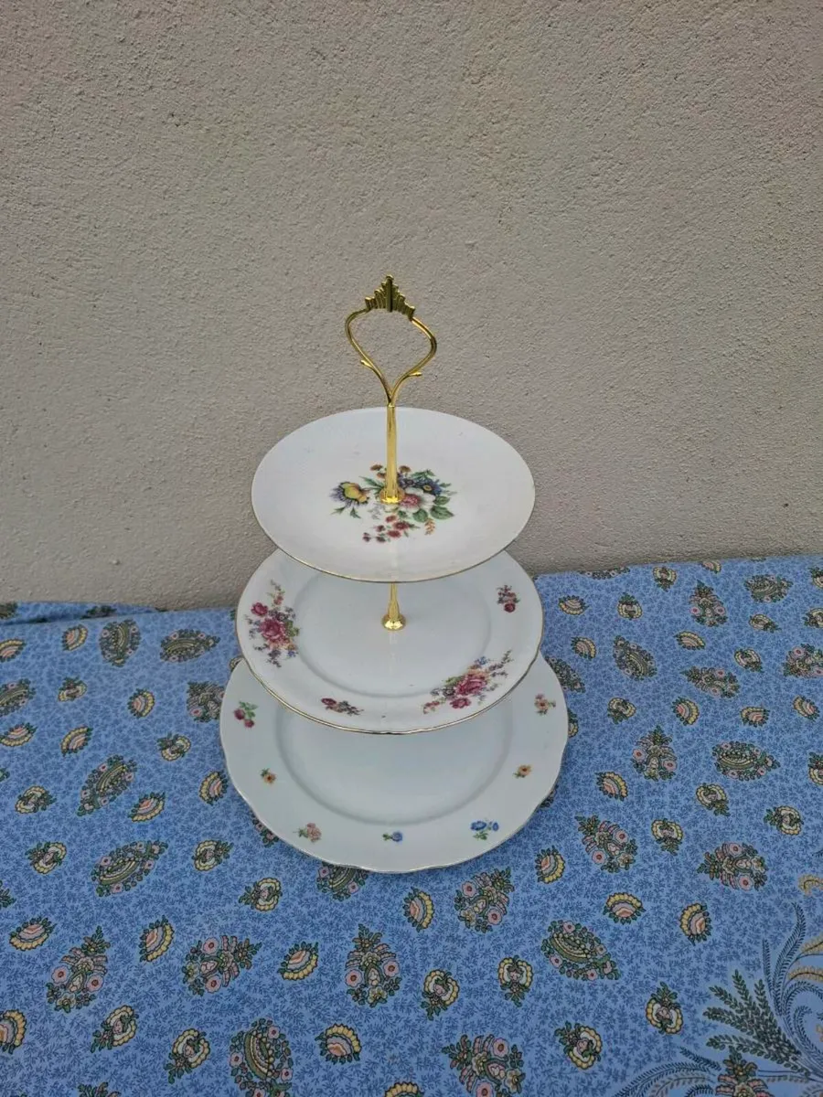 3 tiers floral china cake stand postage possible