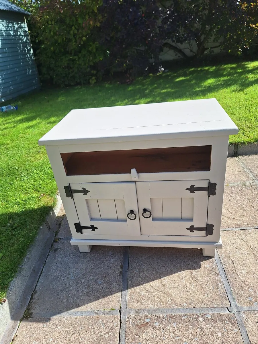 Tv stand - Image 1