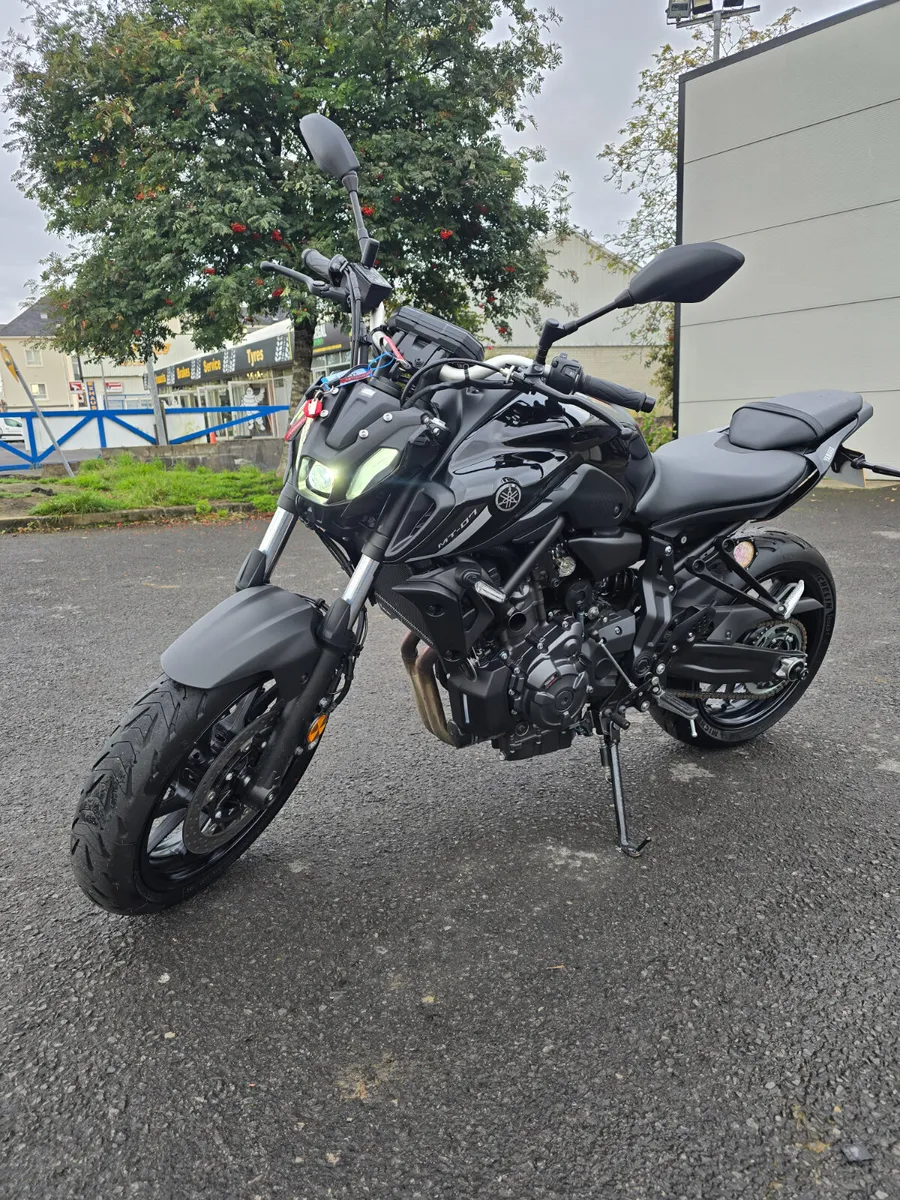 242 YAMAHA MT07 **393KM** - Image 1