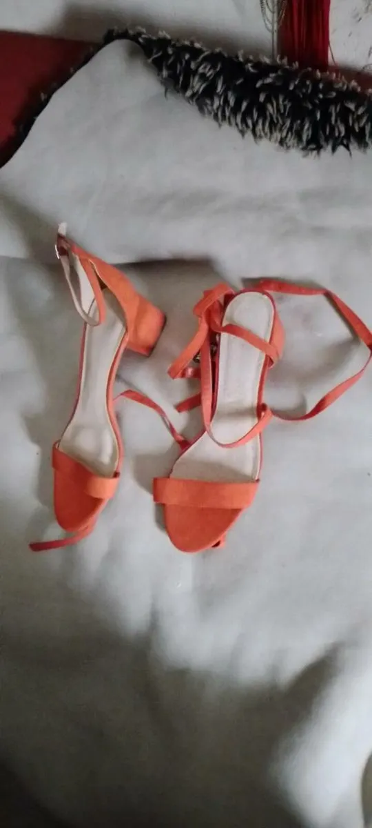 Crissdresser? Large ladies footwear. 8 to 10. - Image 4