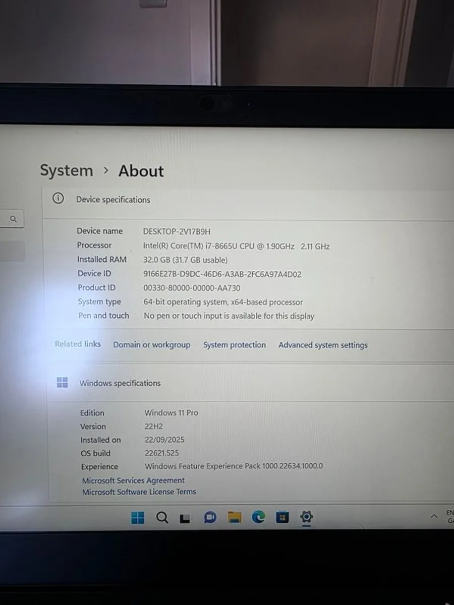 Thinkpad T490 Laptop - Image 1