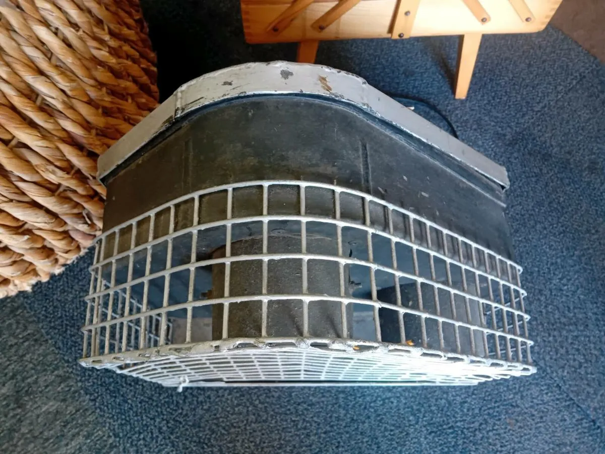 Original N.I Rail Signal Light - Image 2