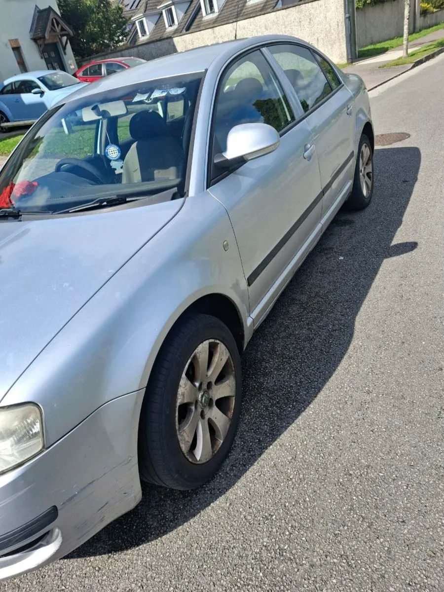 Car - Image 2
