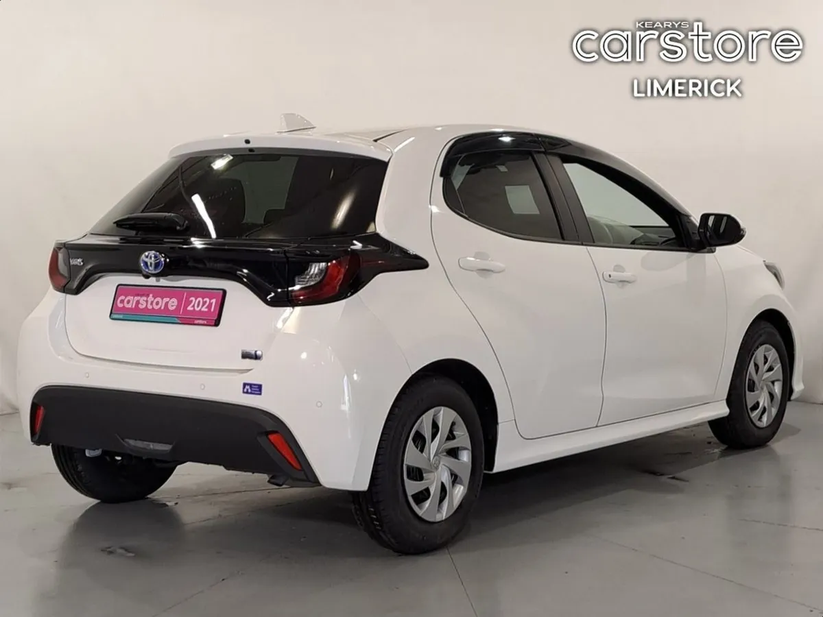 Toyota Yaris 1.5 Hybrid Auto - Image 3